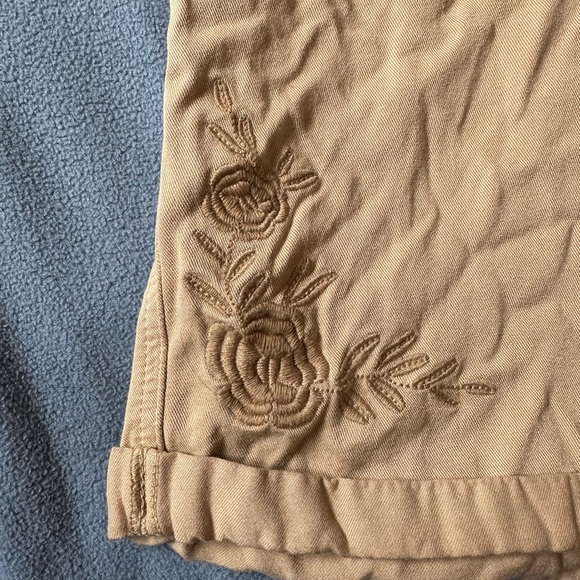 🍉George 20W shorts, super soft, flat elastic waist band tan, embroidery EUC - Picture 3 of 8